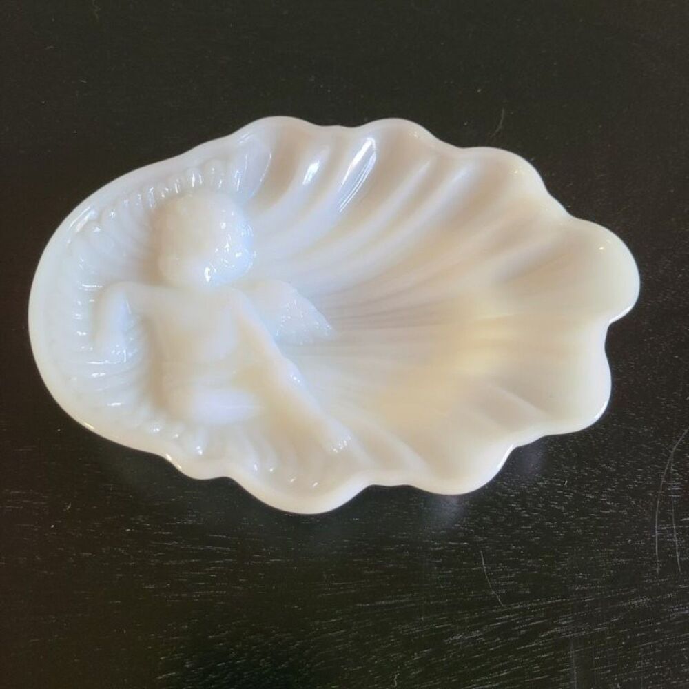 Vintage Avon Milk Glass Angel Cherub Shell Dish Soap Trinket Tray Vanity Decor